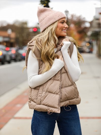 Mountainside Moments Hooded Puffer Vest
